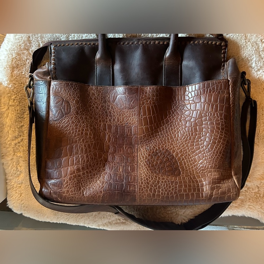 STS Ranchwear Catalina Croc Laptop Tote - Picture 3 of 15